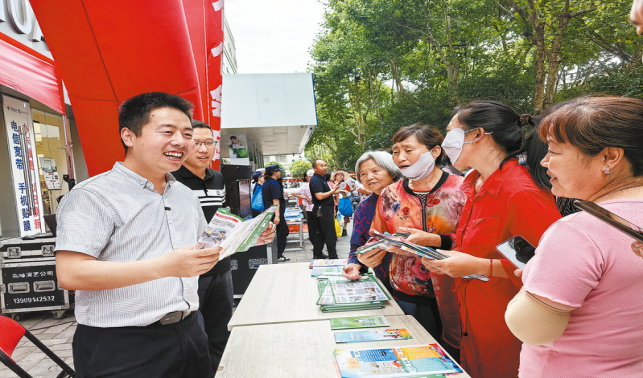 商洛市開展“安全宣傳咨詢?nèi)铡被顒?dòng)