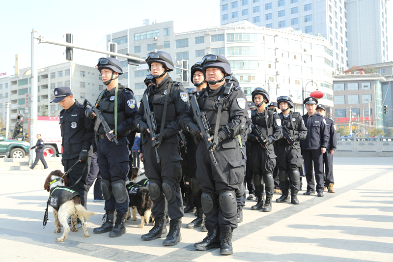 市反恐辦組織開(kāi)展反恐應(yīng)急處突緊急拉動(dòng)演練
