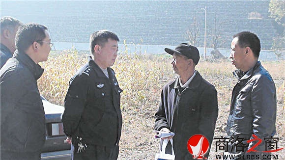 姬軍深入基層，了解民情。