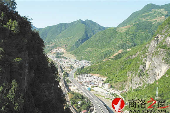 交通便捷，環(huán)境優(yōu)美的石甕子全景。