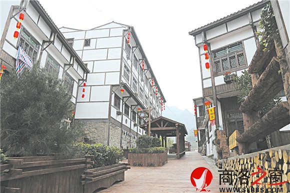 打柴廊道原是竹林關(guān)人上山打柴的主要通道，如今已是游人休閑的重要場(chǎng)所。