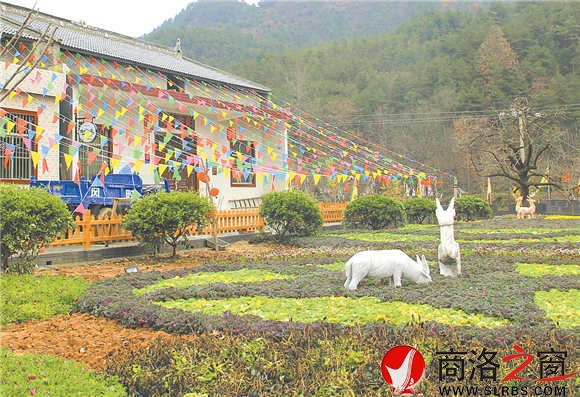 坐落于田園風(fēng)光中的農(nóng)家小院，別有一番詩情畫意。