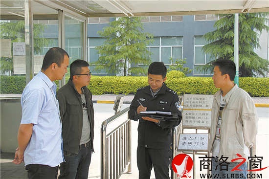 商丹工業(yè)園區(qū)內(nèi)企業(yè)眾多，外來人口密集，張葛亮不定期便會深入園區(qū)企業(yè)走訪調(diào)查，以便及時發(fā)現(xiàn)、化解矛盾糾紛。