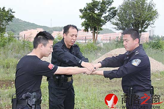 武警出身的趙平還擔任分局日常訓練、培訓任務(wù)