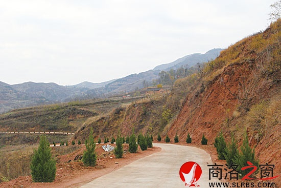 已經(jīng)完成普修的王山底至?xí)罚瑑膳栽灾擦饲啻涞乃砂匦械罉洹? width=